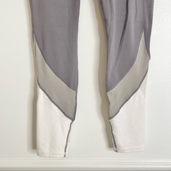 Athleta Salutation 7/8 High Rise Colorblock Tight In Grey & White Silver Bells S - Picture 7 of 13